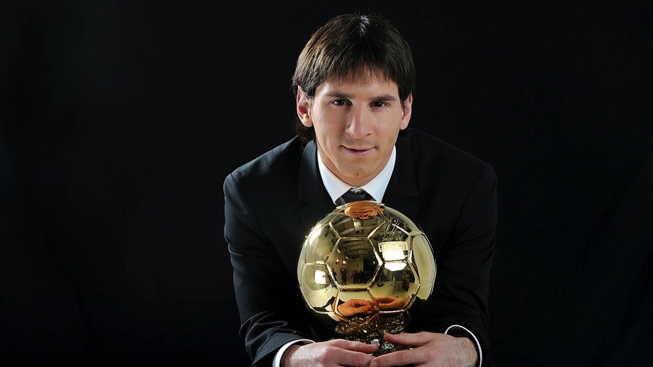 Lionel Messi com o Ballon d’Or de 2009
