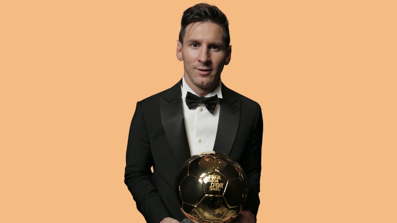Lionel Messi com o Ballon d’Or de 2015